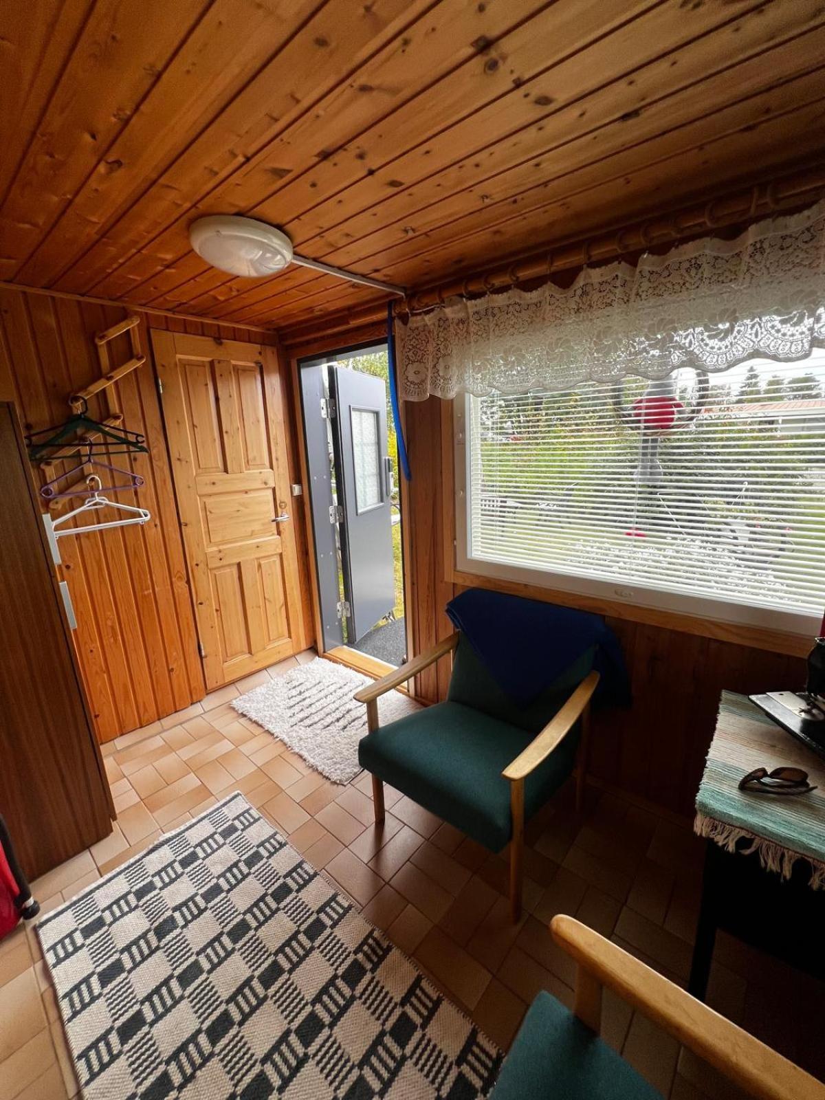 Adorable 1-Bedroom Cottage/Guesthouse In Kittilae Luaran gambar